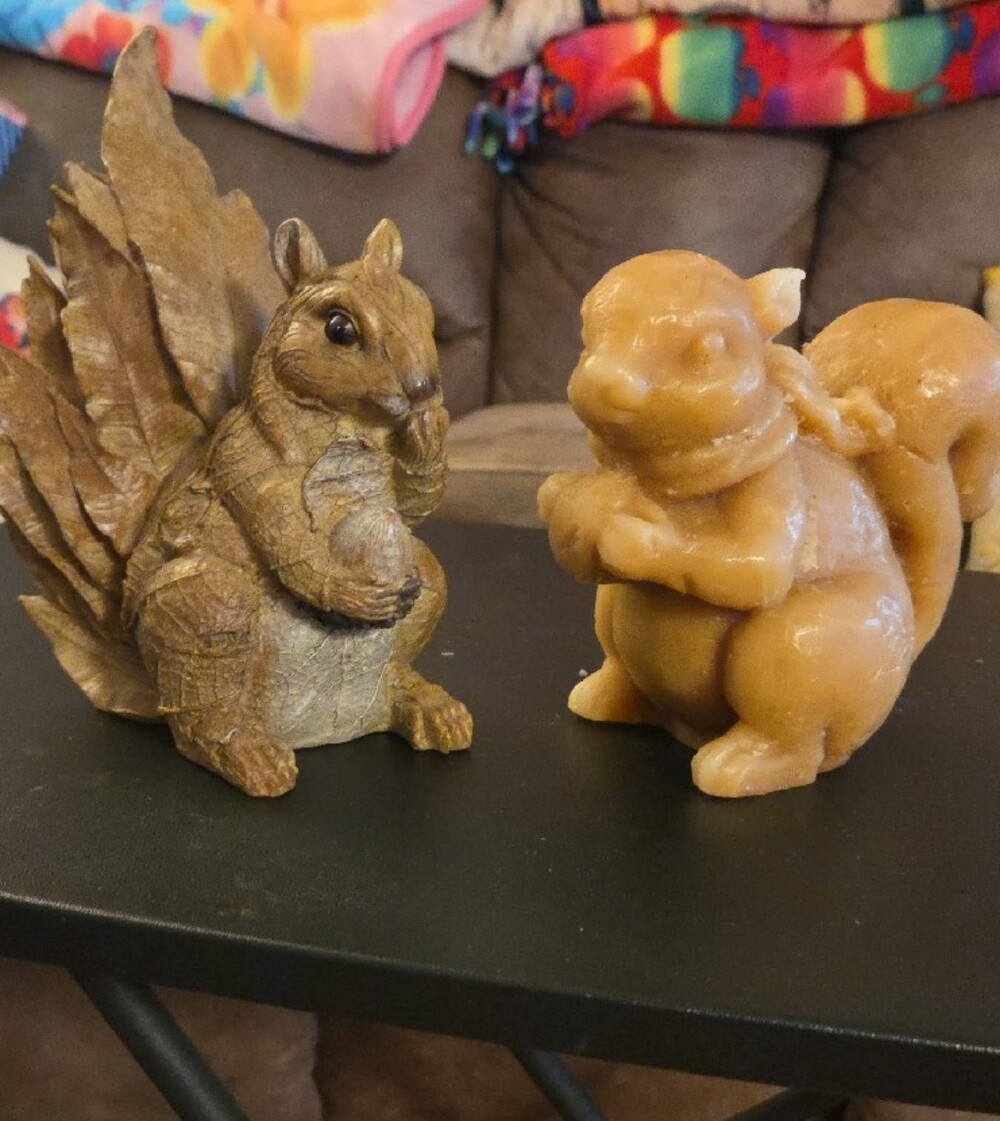 Decorative Brown Leaf Squirrel Sculpture & Candle - Home Accents